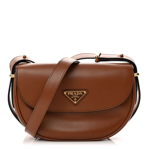 Bolsa Prada Traingle Arque Flap