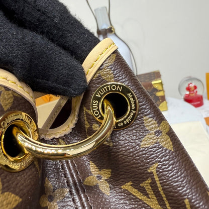 Bolsa Louis Vuitton Again