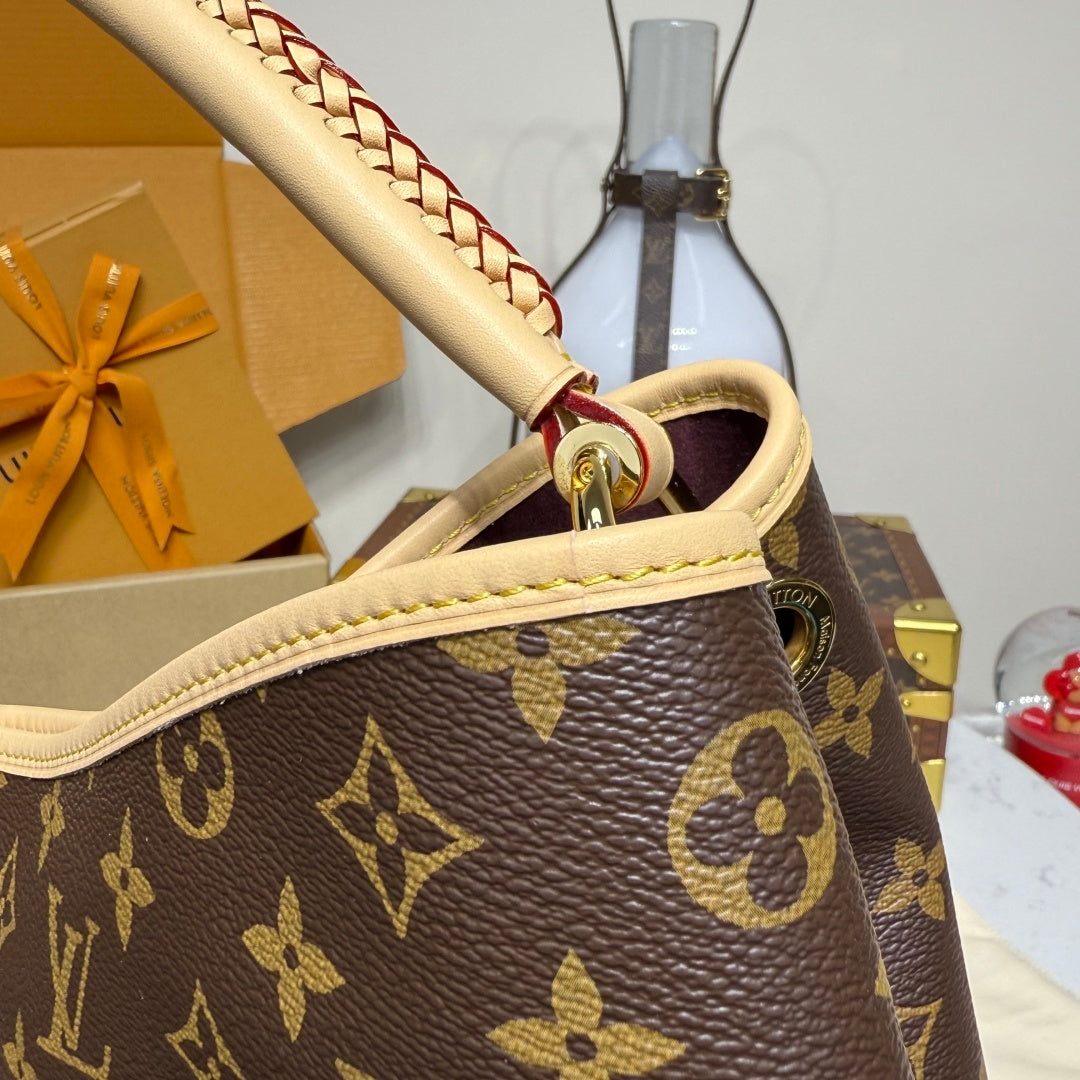 Bolsa Louis Vuitton Again